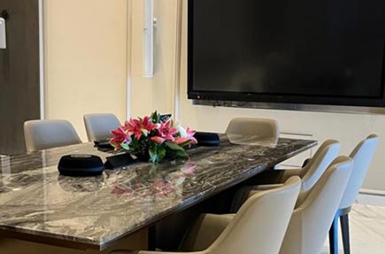 BOSE column array and interactive display
